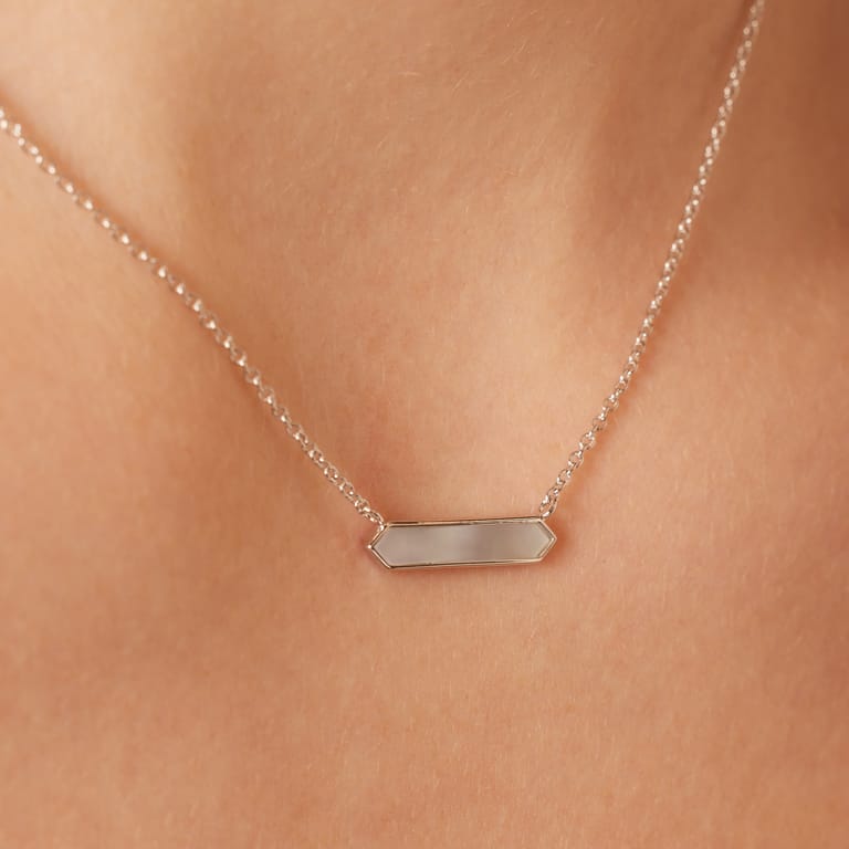 Zilveren ketting met parelmoer