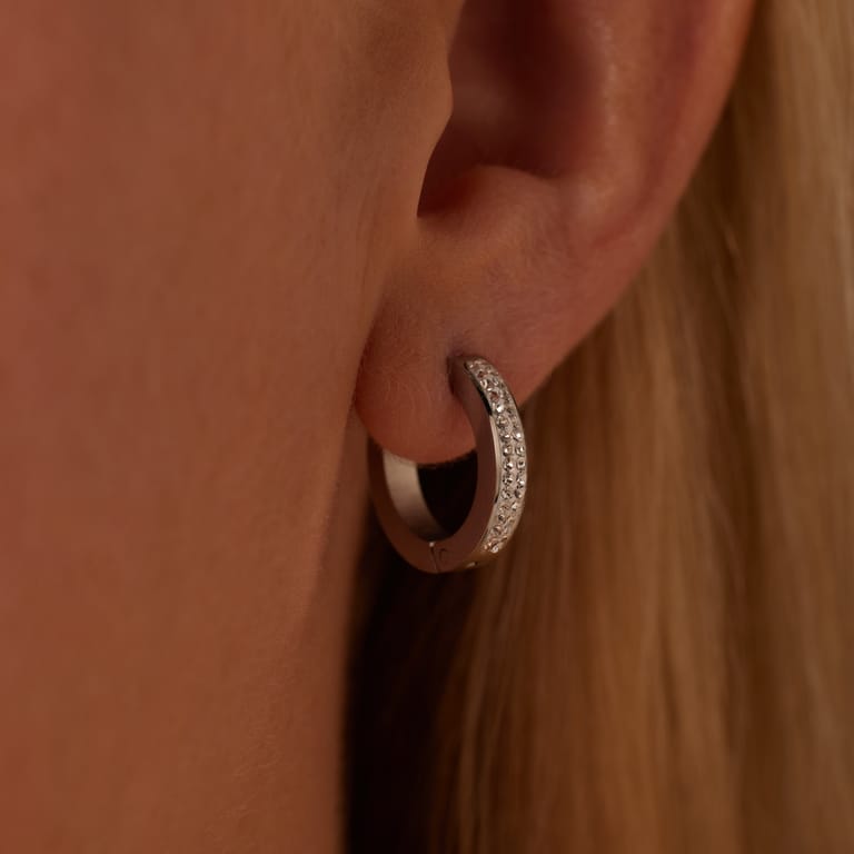 Stalen oorringen met kristal 16mm