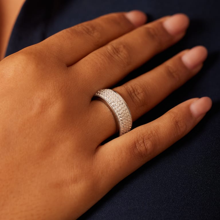 Stalen ring met kristal