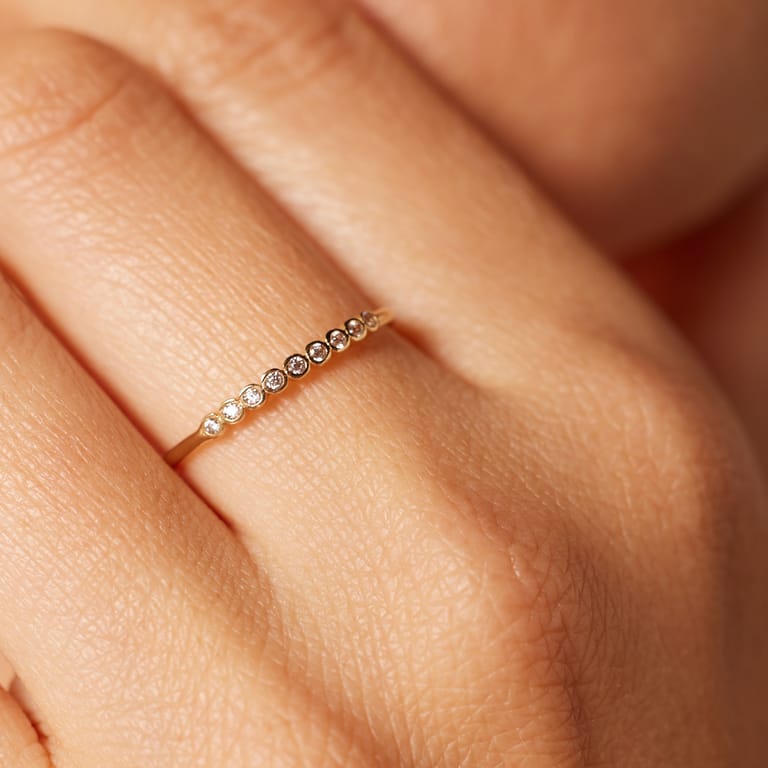 14 Karat Gelbgoldring mit Zirkonia für Damen