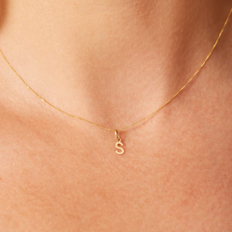 14 Karat Gold Buchstabenanhänger Alphabet