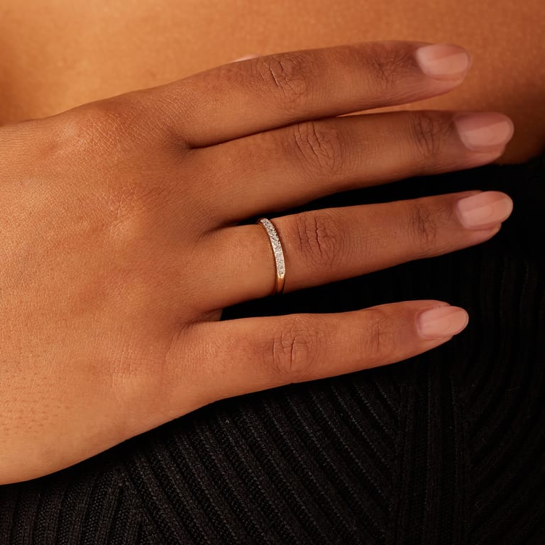 14 karaat geelgouden ring met lab grown diamant 0,090ct  voor dames