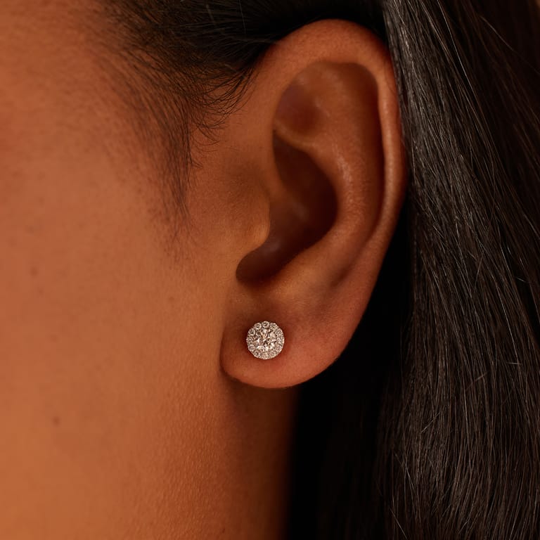 14 karaat geelgouden oorknoppen met 26 lab grown diamanten 0,50ct voor dames