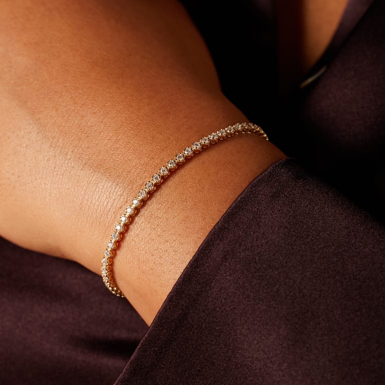14 Karat Gelbgold Tennisarmband mit 65 im Labor gezüchteten Diamanten für Damen