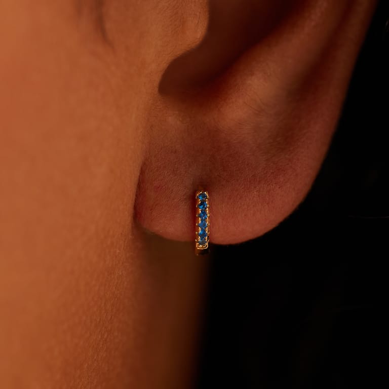 Zilveren goldplated oorringen 10 mm met zirkonia