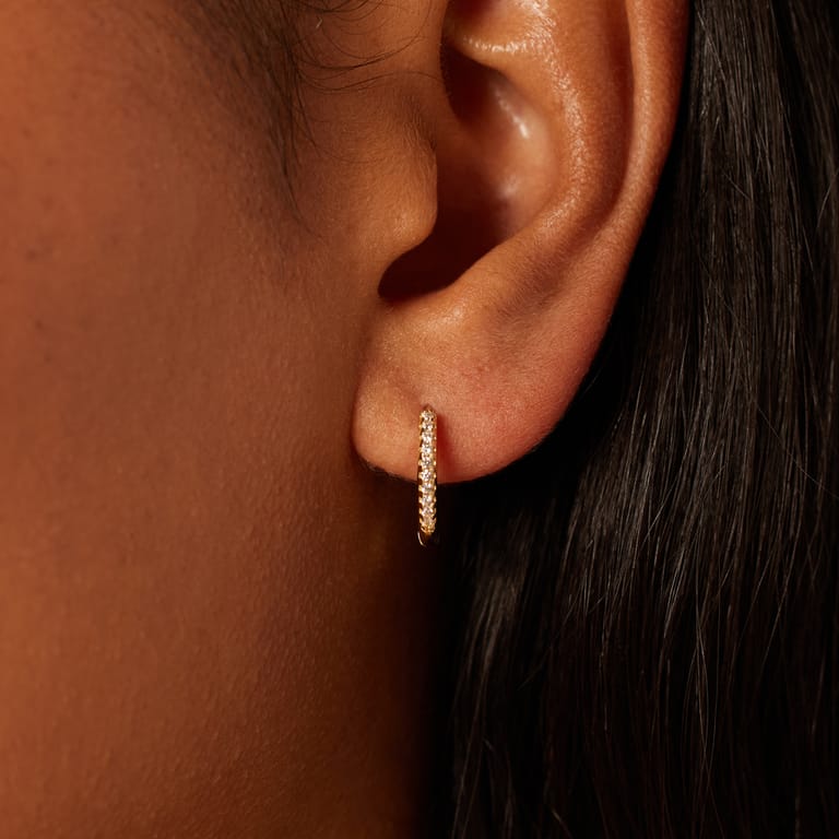 Zilveren goldplated oorringen 15mm met zirkonia