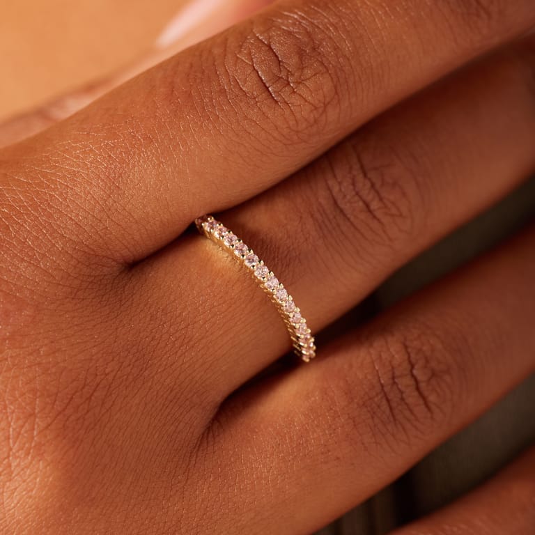 Silberner goldbeschichteter Ring mit Zirkonia für Damen