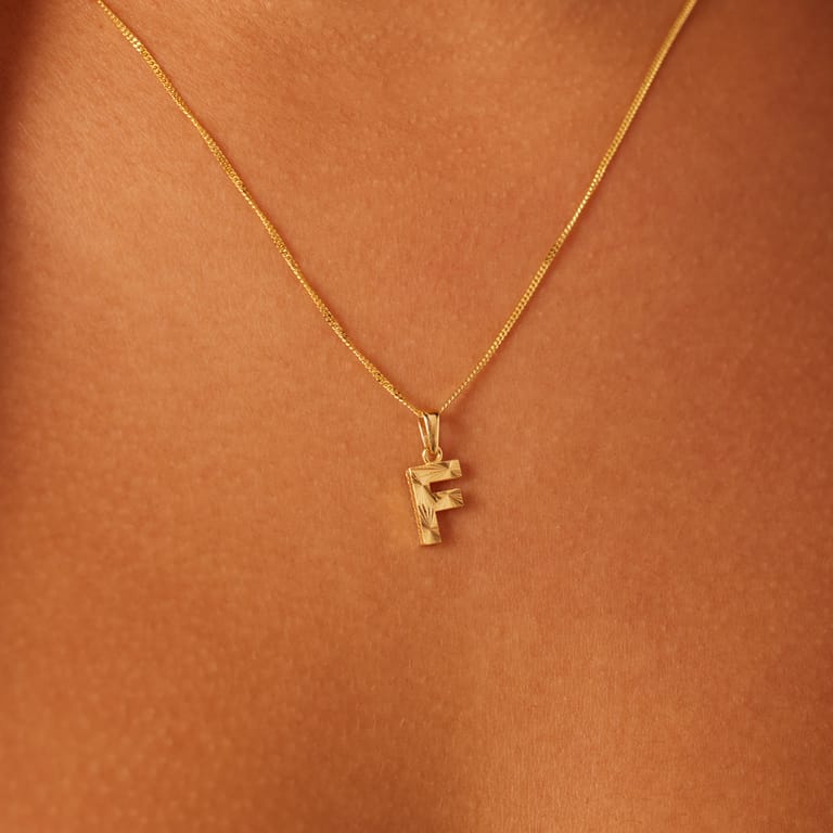 14 karaat geelgouden letterhanger voor dames