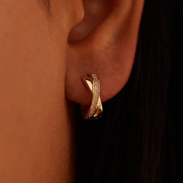 Silberne, goldbeschichtete Ohrringe mit Zirkonia für Damen