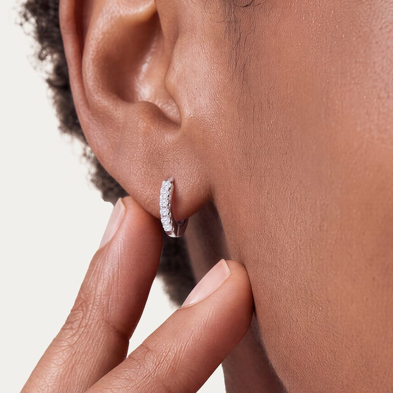 Silberne Ohrringe mit 10 mm Zirkonia