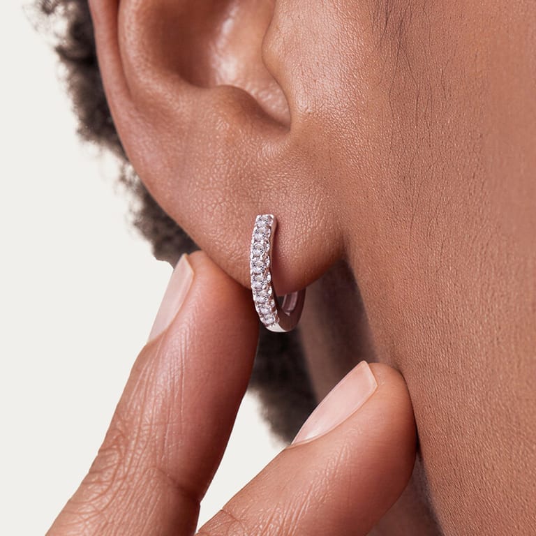 Silberne Ohrringe mit Zirkonia 12mm