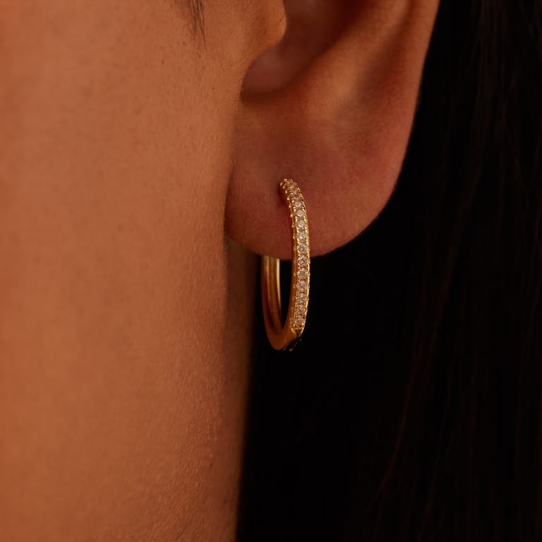 Zilveren goldplated oorbellen met zirkonia 20mm