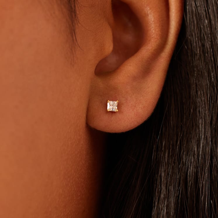 Silberne, goldbeschichtete Ohrstecker mit Zirkonia für Damen