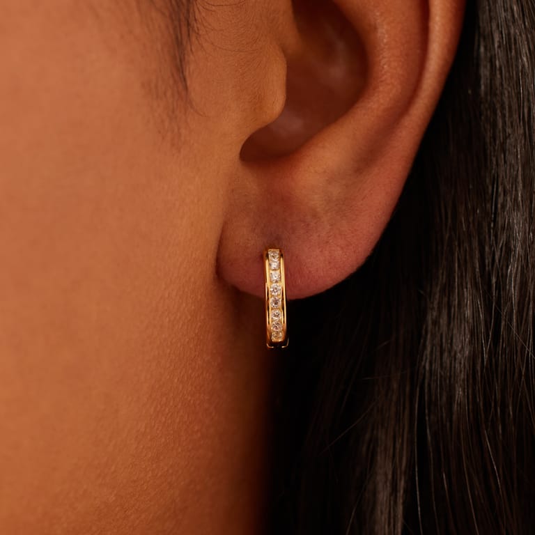 Silberne, goldbeschichtete Ohrringe mit Zirkonia für Damen