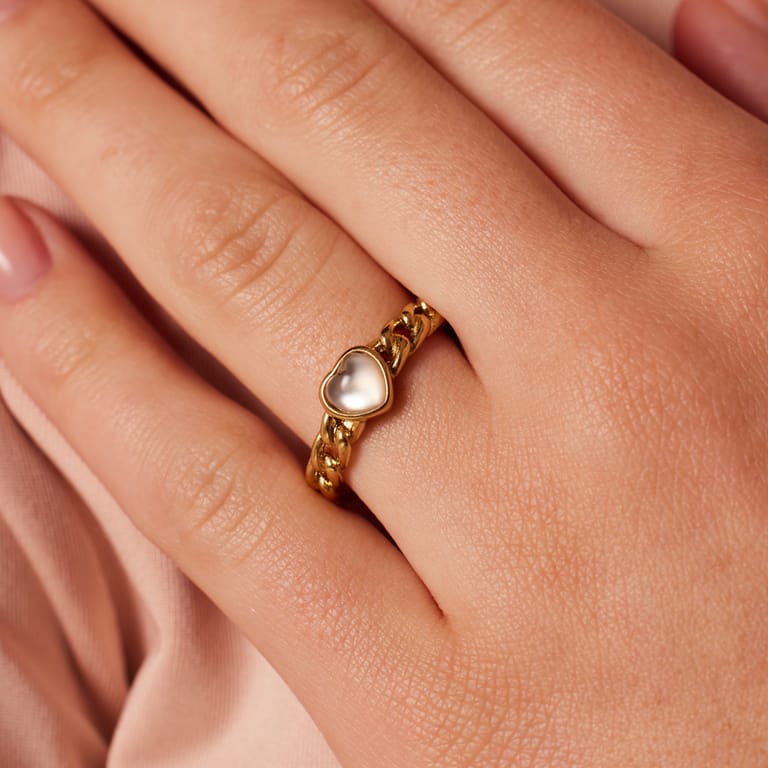 Stahl vergoldeter Ring in Herzform mit Kristall für Damen