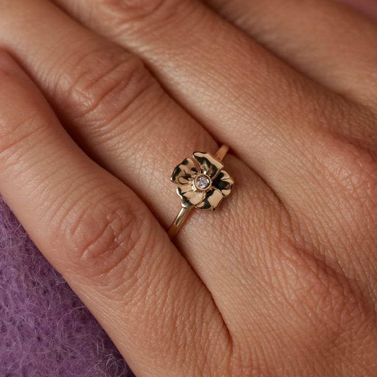 14 karaat geelgouden ring met diamant 0.01ct voor dames