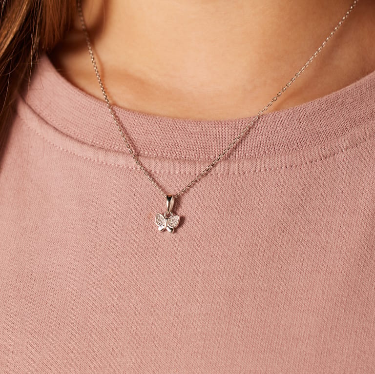 Zilveren ketting met vlinder