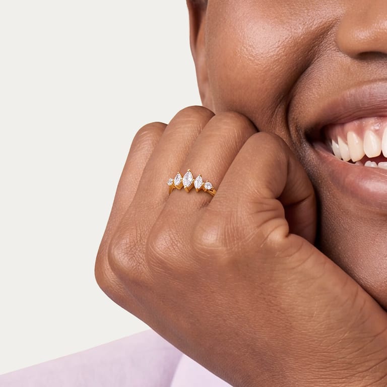 Edelstahlring mit Goldbeschichtung und Zirkonia für Damen