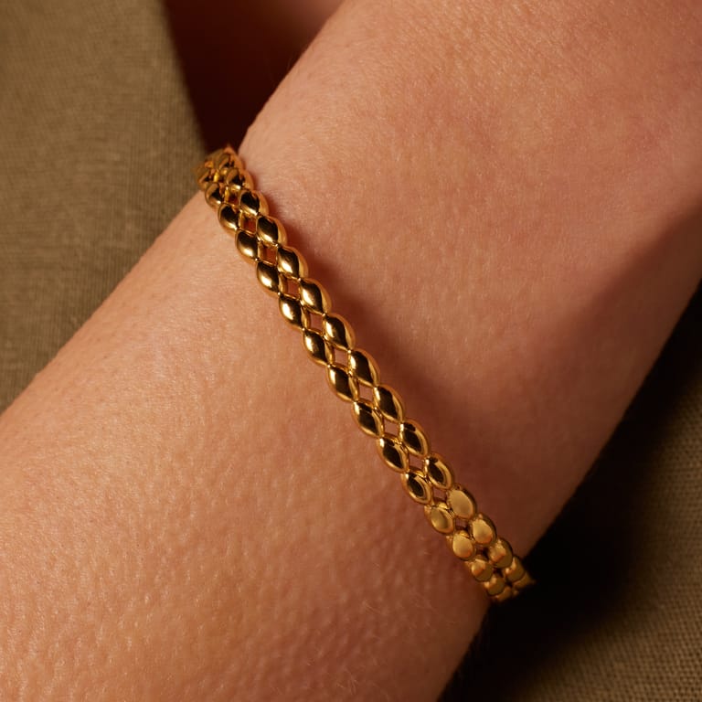 Stainless steel goldplated bangle ovaal