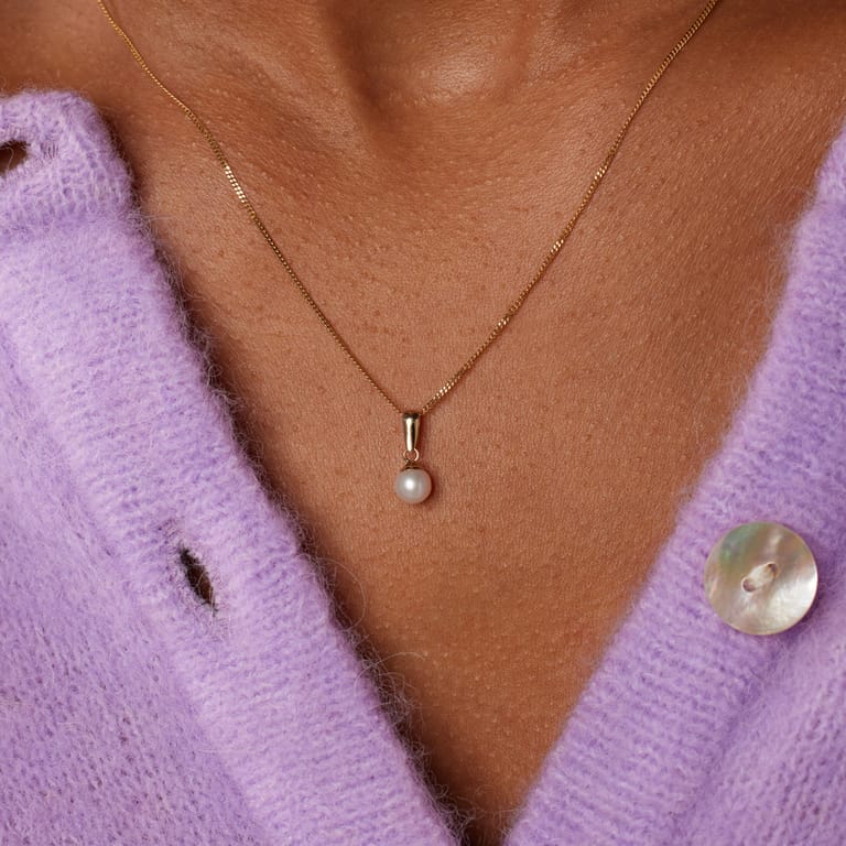 14 Karat Goldanhänger mit 5 mm Süßwasserperle
