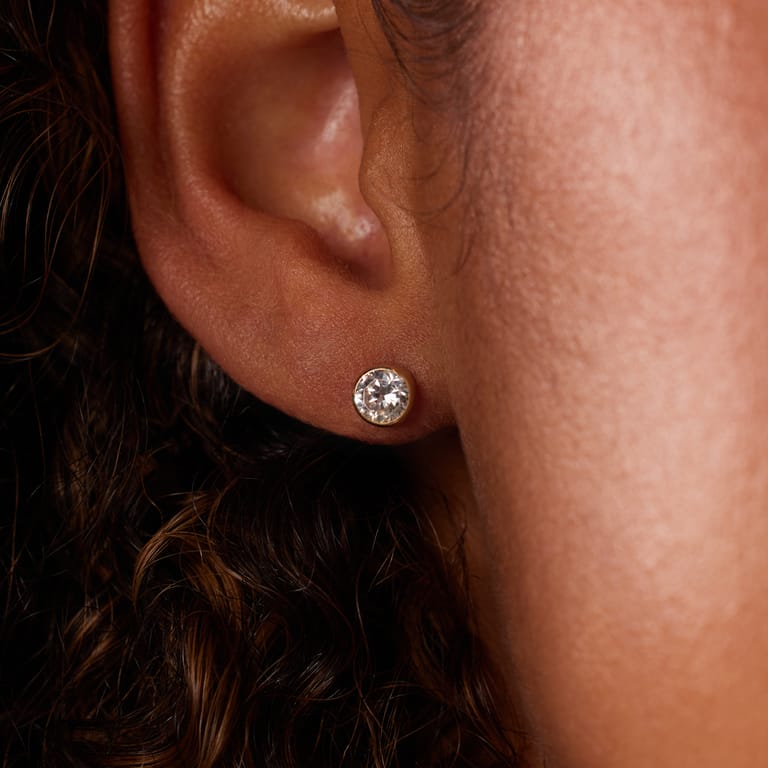 14 karaat gouden oorknoppen met zirkonia 5mm