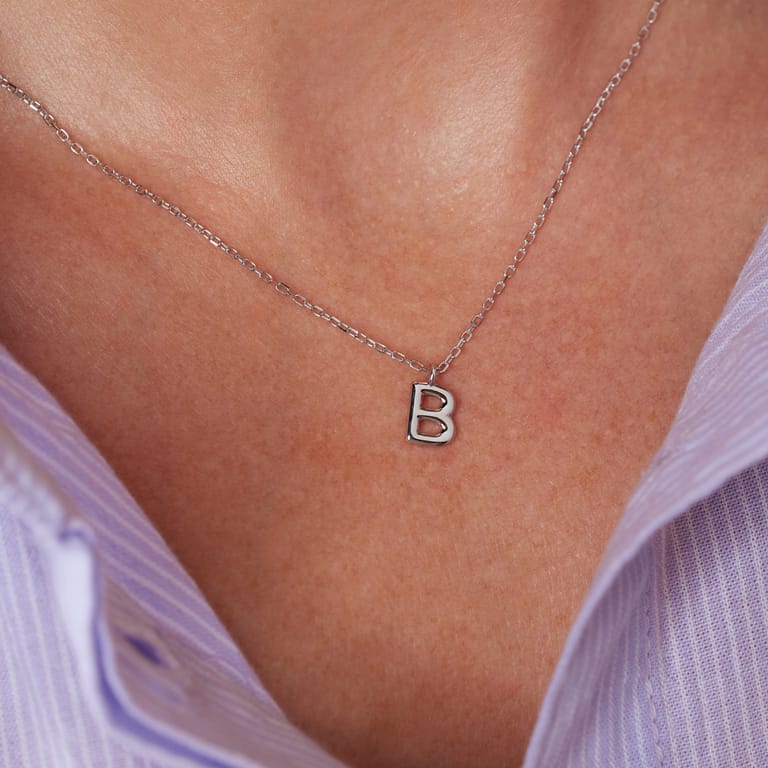 Zilveren ketting met hanger letter voor dames