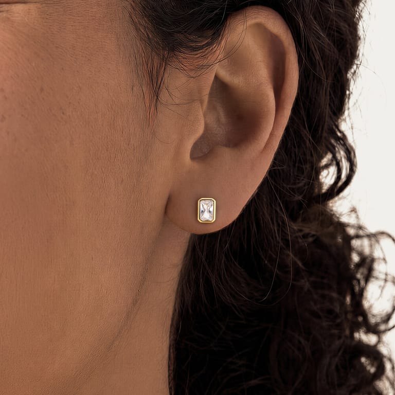 Zilveren goldplated oorknoppen met zirkonia 