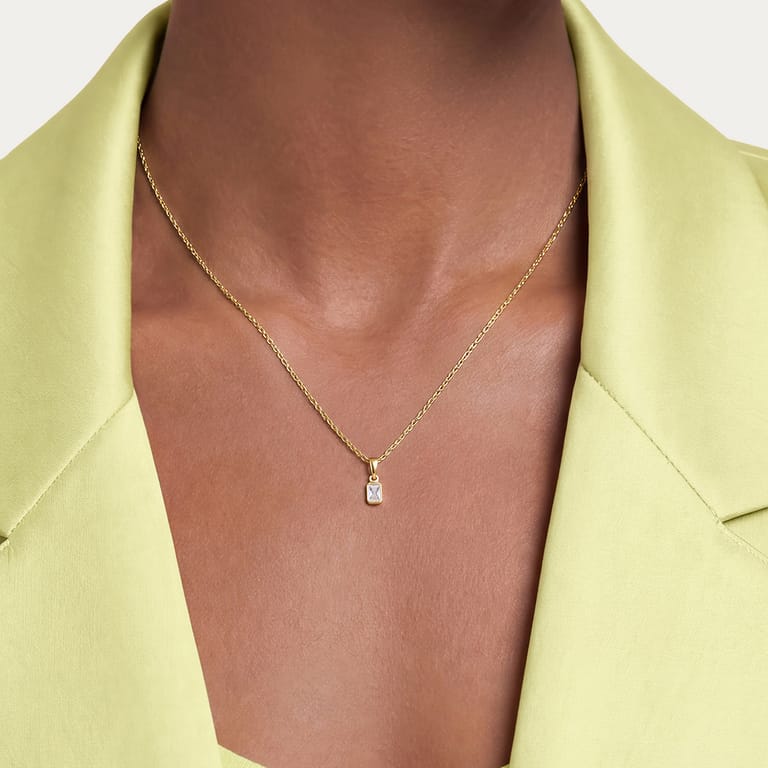 Silberne goldbeschichtete Halskette mit Anhänger mit Zirkonia