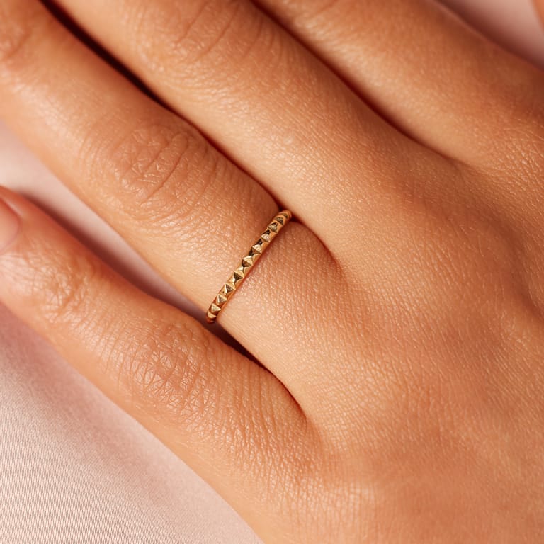 18 Karaat geelgouden ring bewerkt
