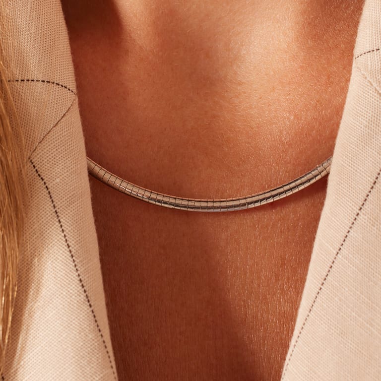 Zilveren collier omega dames