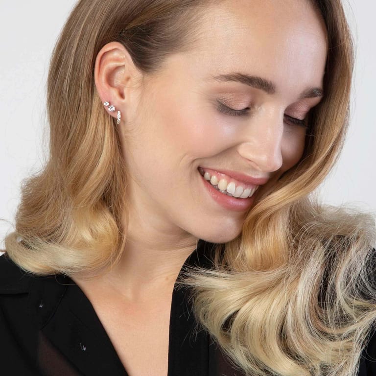 9-karätige Ohrstecker mit Zirkonia 4 mm