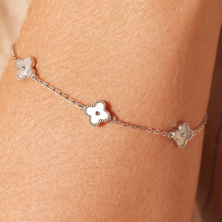 Zilveren armband klaver parelmoer