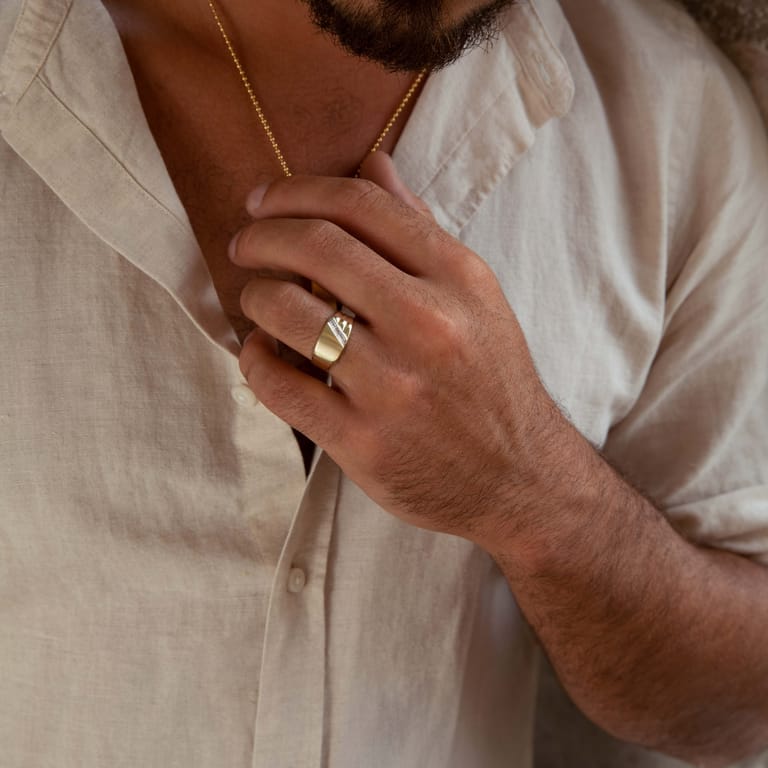 Siegelring in Gelbgold mit Diamant