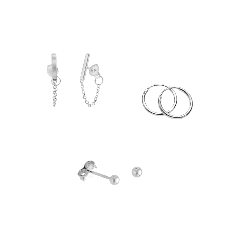 Set mit silbernen, rhodinierten Ohrringen